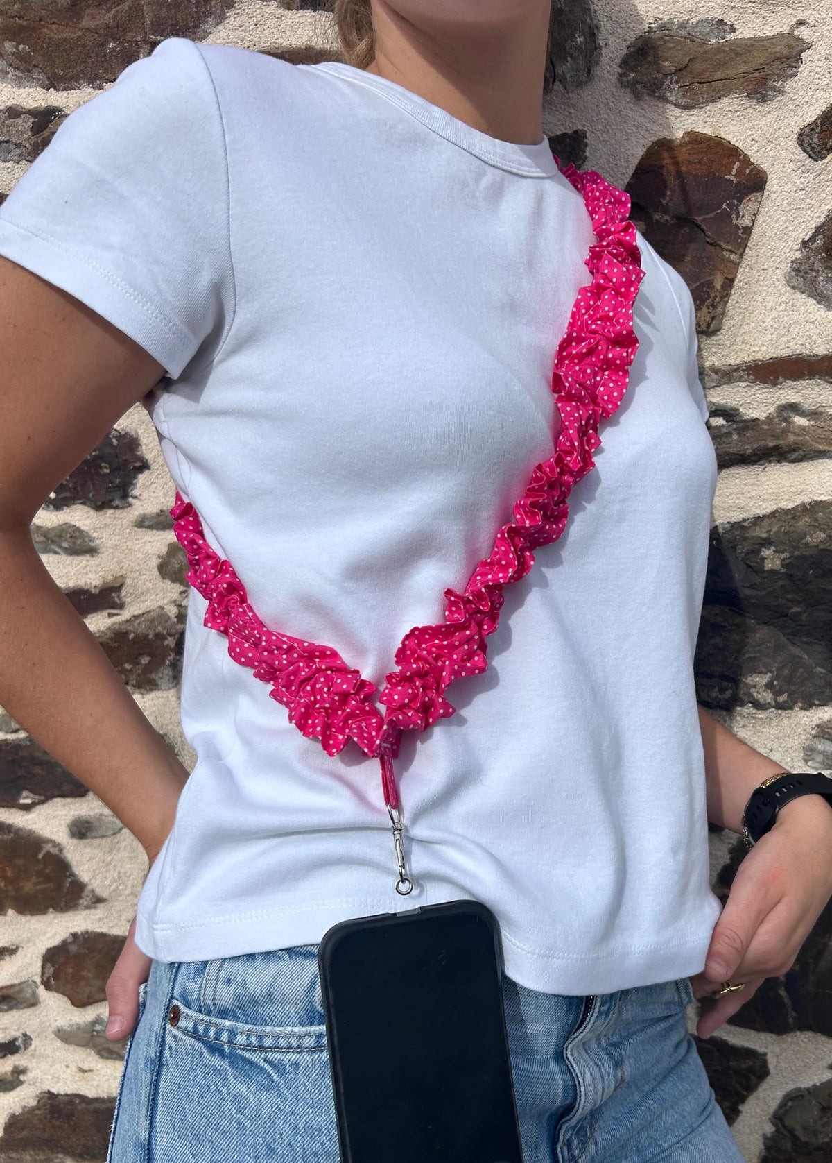 Bandoulière pour téléphone rose à pois